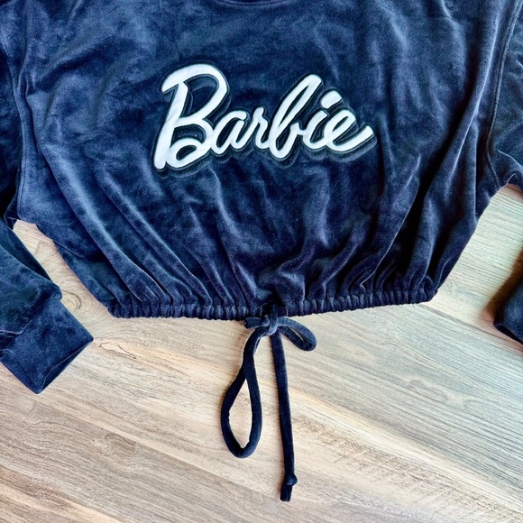 Barbie Black Velour Pullover Cropped Long Sleeve Drawstring Sweatshirt Top Sz M - Picture 7 of 11